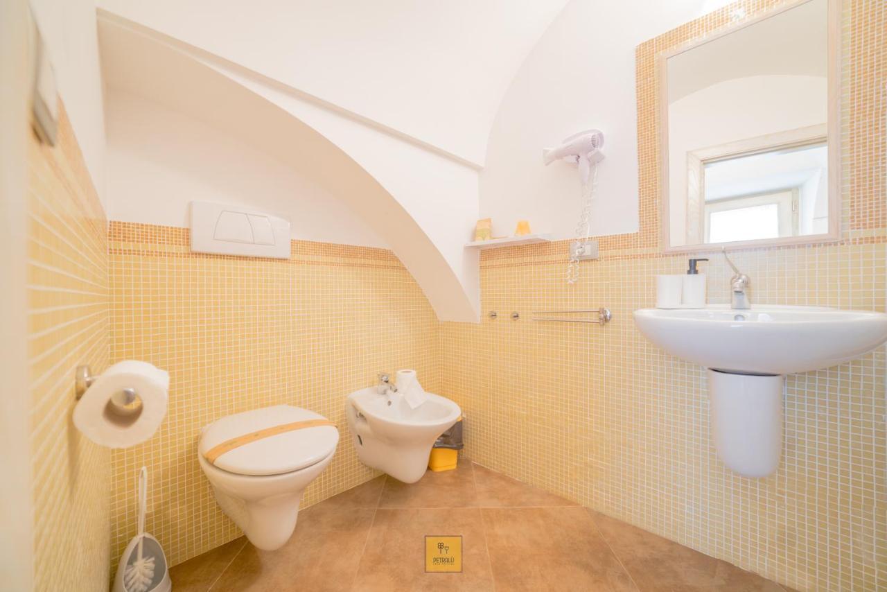 Petralu By La Puglia In Un Trullo Vila Locorotondo Exterior foto